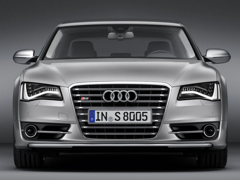 Файл:Audi S8.jpg